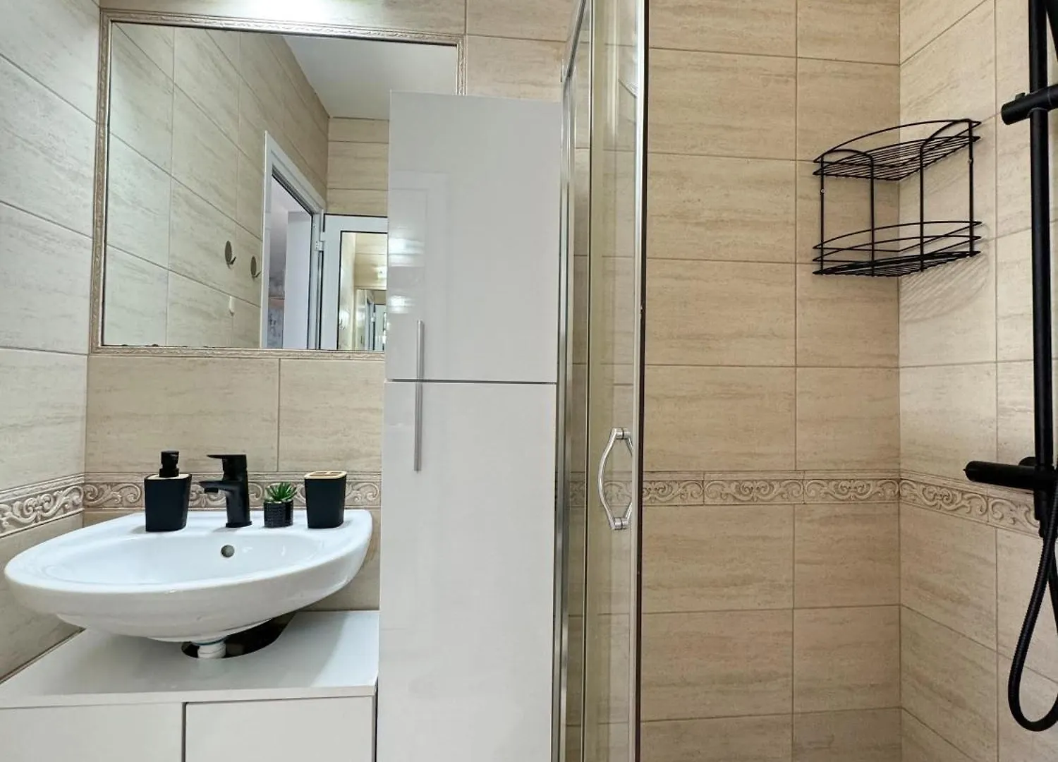Artistic Apartment For 4 Guests In 布尔加斯