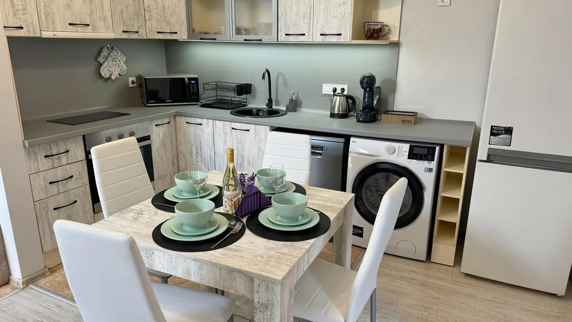 Artistic Apartment For 4 Guests In 布尔加斯