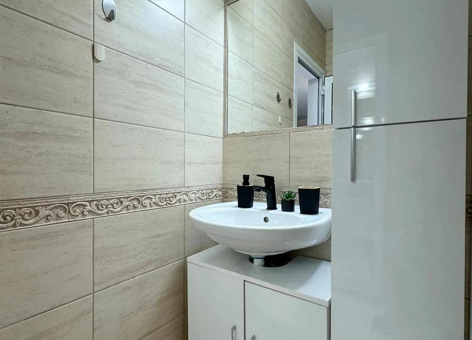 Artistic Apartment For 4 Guests In 布尔加斯